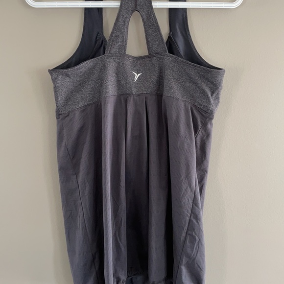 EUC Old Navy tank with built in bra - Picture 3 of 3